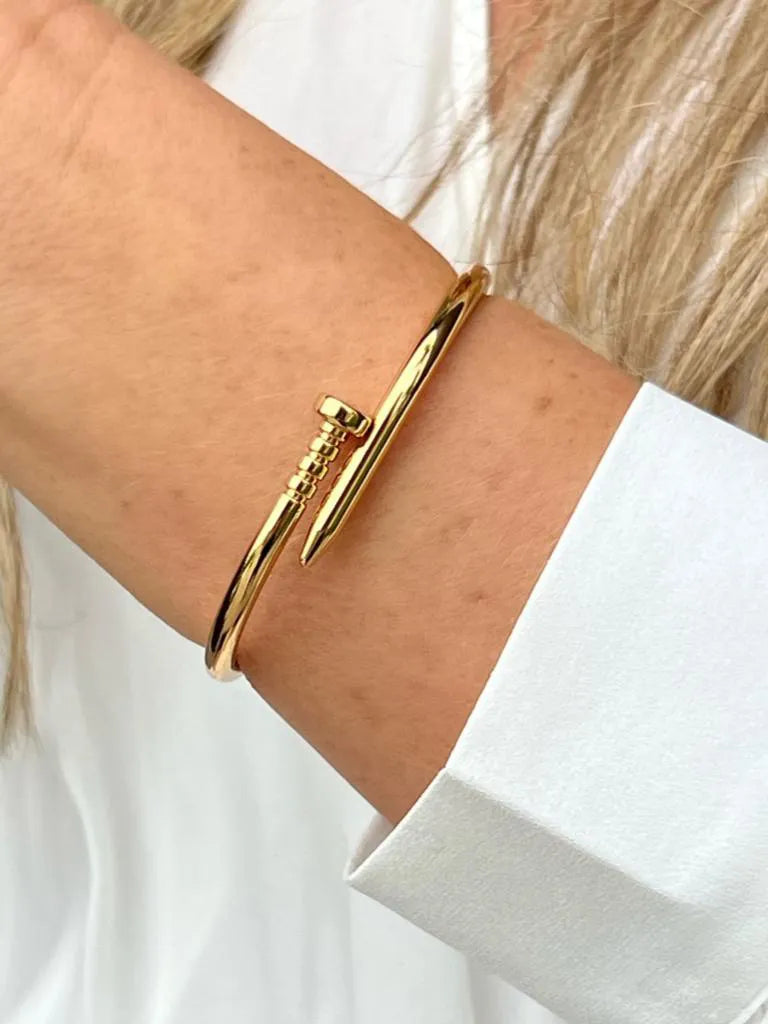 Bracelete NailStyle™ – Design Prego em Aço Inoxidável | Estilo Marcante e Minimalista 💥✨
